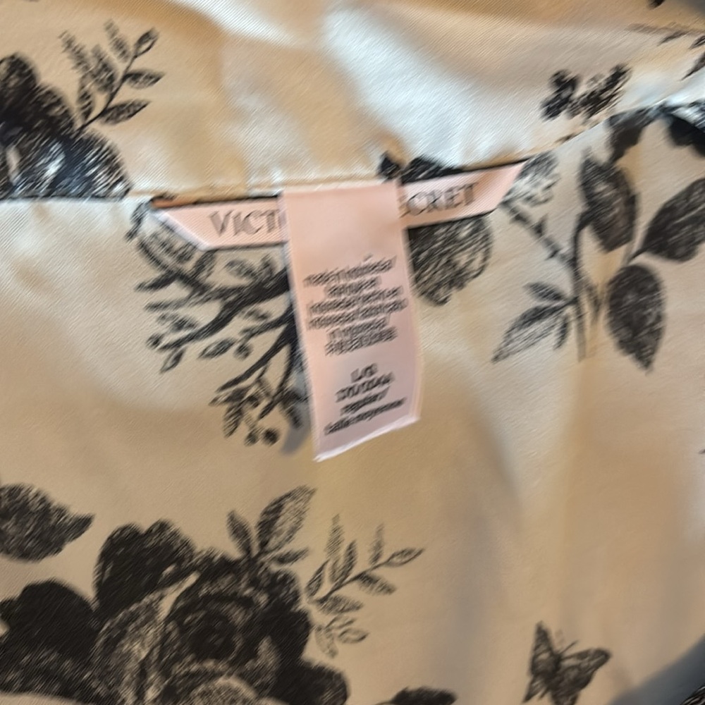 Victoria Secret PJs - Picture 4 of 6